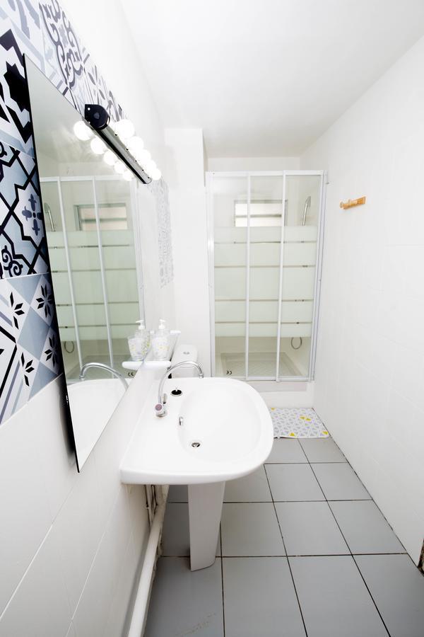 Apt 5 Min A Pied Centre Ville Saint-Gilles Les Bains Exterior photo